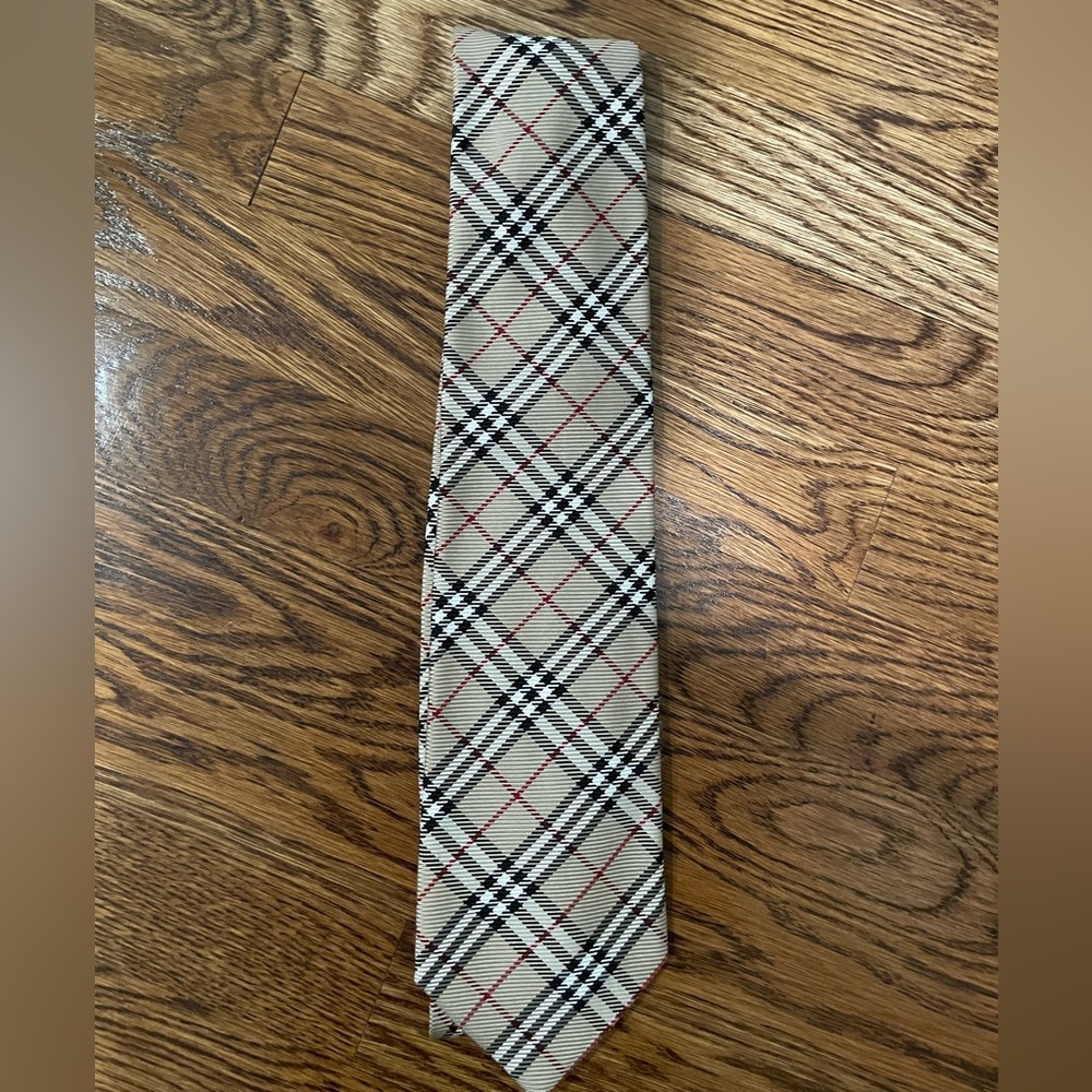 Perfect condition beige Burberry print Nova Check tie - silk